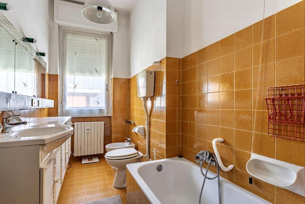 Attico Montiglio - Panorama-Wifi Apartment Collebeato ภายนอก รูปภาพ
